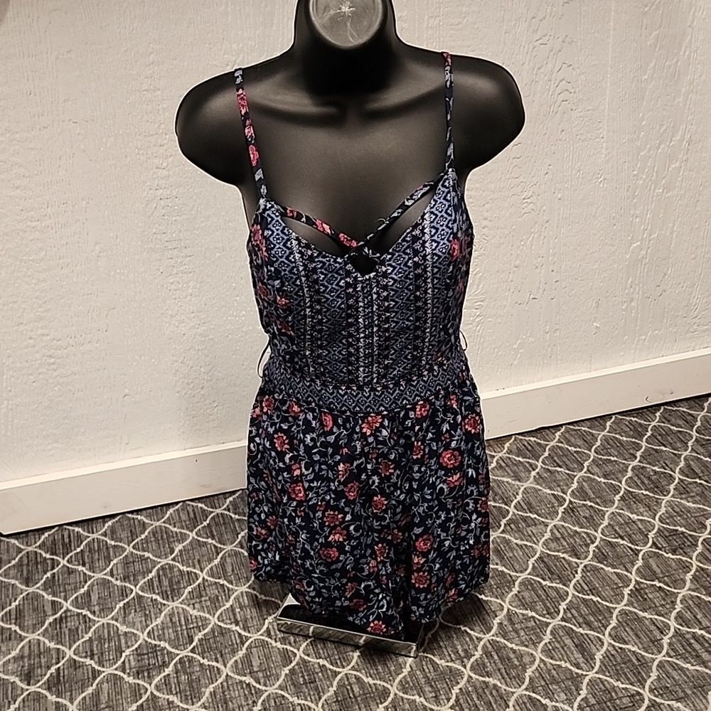 Hollister Floral XS Romper